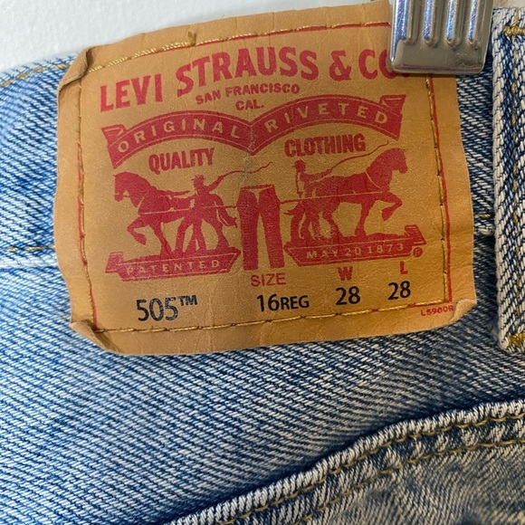 Kids Levi 505 Regular Light Wash Mom Jeans size 16 28 by 28 - Picture 13 of 16